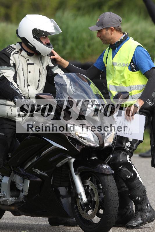 /Archiv-2025/10 23.04.2025 Cornu Master School ADR/gruen-vert/34